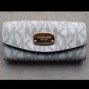 Michael Michael Kors Jet Set Logo Wallet